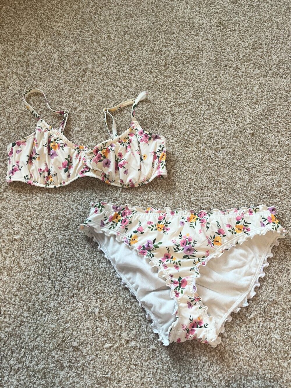Shade & Shore Bikini Set medium 34C floral ruffled wired cinched feminine